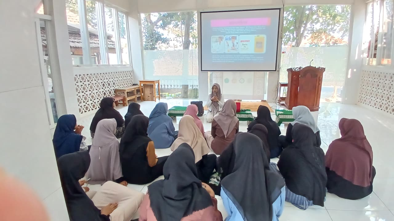 Tingkatkan Kesadaran Sejak Dini, Santri Putri MTs dan MA PPTQ Ahmad Dahlan Caruban Ikuti Sosialisasi Kanker Serviks - Foto Penutup